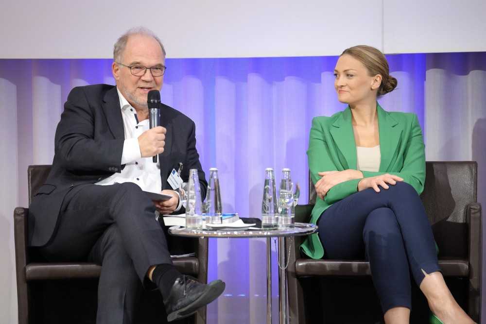 Podiumsdiskussion: Der digitale Freistaat